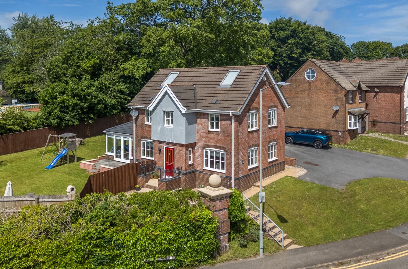 Ffordd Taliesin, Killay, Swansea, SA2 7DF